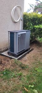 Installation par Gastel frères d'une pompe à chaleur extérieure